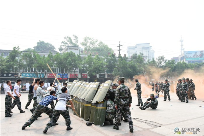 2016年沿滩区民兵综合应急连整组点验及人防队伍组训 200.jpg